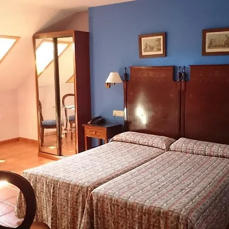 Hotel Iberia Plaza América Caces