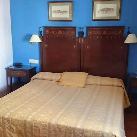 Iberia Plaza America فندق