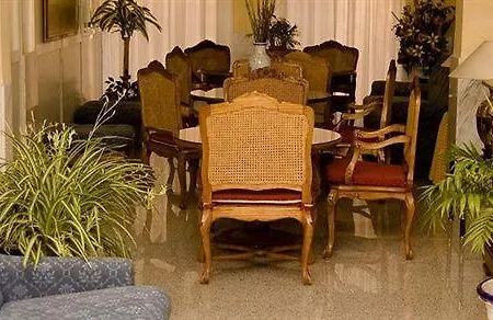 Iberia Plaza América Hotel 2*