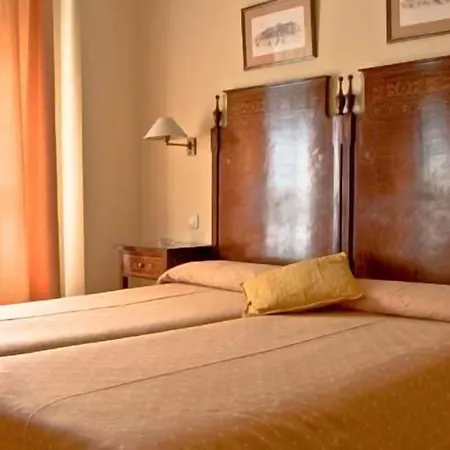 Iberia Plaza America فندق Caces