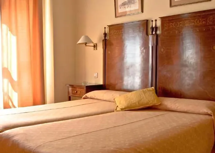 Iberia Plaza America Hotel 2*