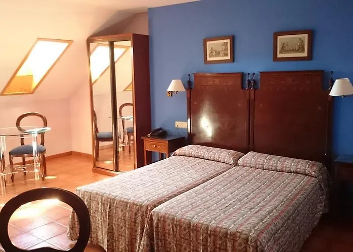 Hotel Iberia Plaza America Caces