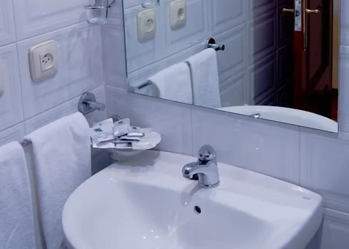 Iberia Plaza America 2* Caces